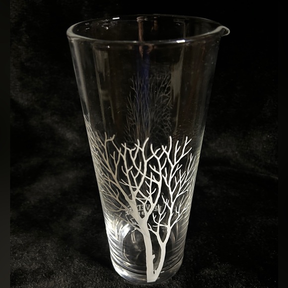 Belvedere Vodka Cocktail Mixer Glass - Picture 3 of 8